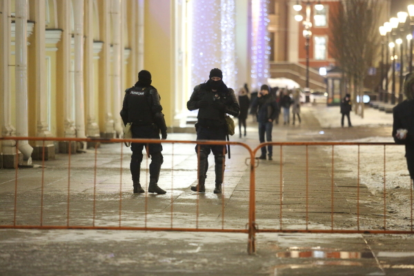 На незаконных акциях в Москве задержали десятки человек