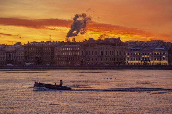 Беглов поручил усилить рейд водоемов Петербурга