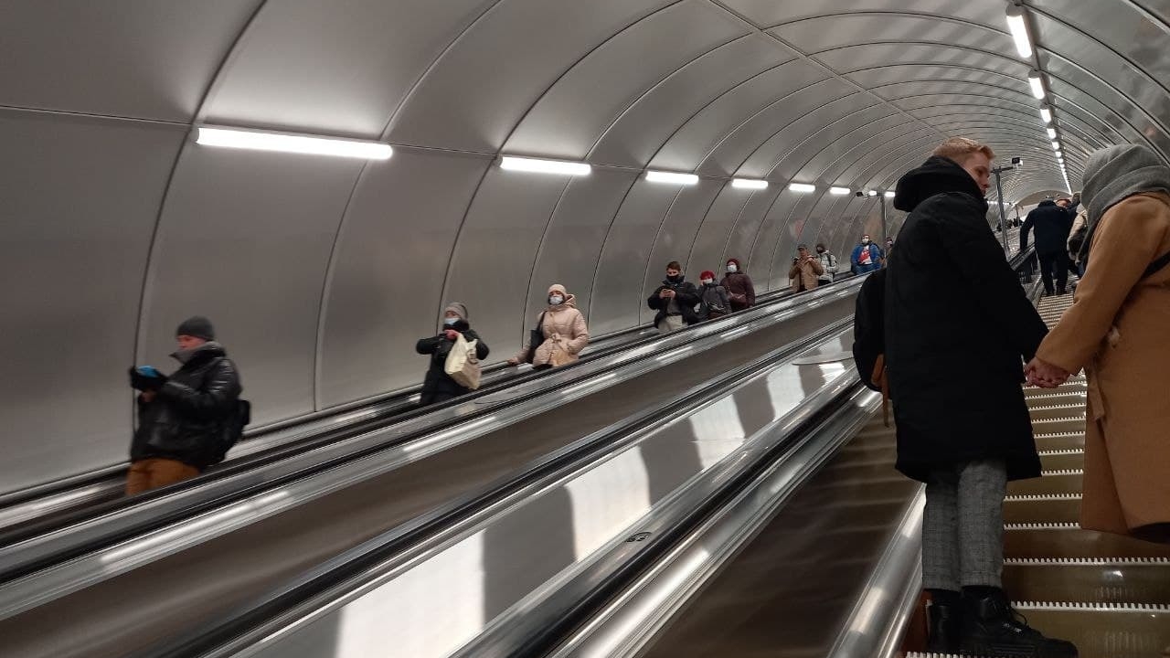 Петербуржцам рассказали о глубине каждой станции метро