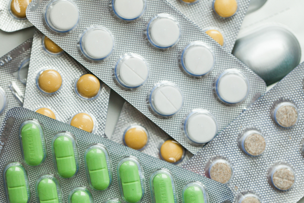 ФАС предупредила о недопустимости завышения цен на лекарства и спецодежду
