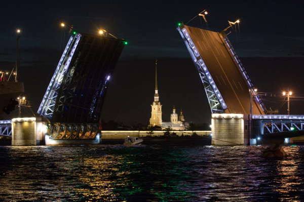 «Мостотрест» огласил график разводки мостов в Петербурге с 21 по 26 марта