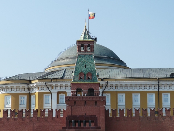 Песков рассказал, что в Кремле сохраняется масочный режим