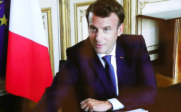 Президент Франции раскритиковал оскорбления в адрес Путина