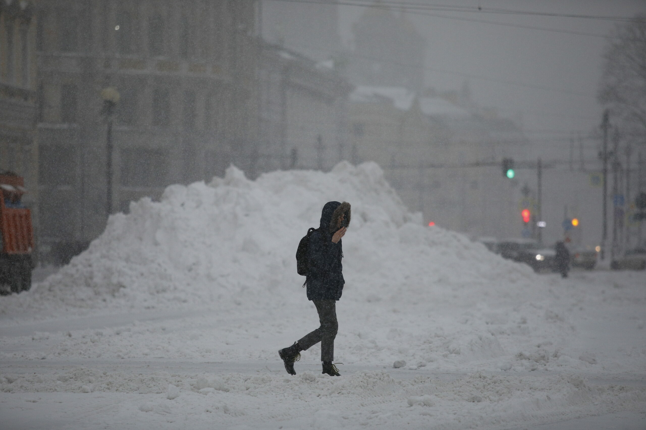 Какой сильный будет снег. Снегопад в Питере. Вьюга в Петербурге. Санкт-Петербург сильный снегопад. Метель в Петербурге.