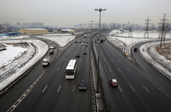 Из-за уборки на КАД перекроют одну полосу между Пулковским шоссе и ЗСД