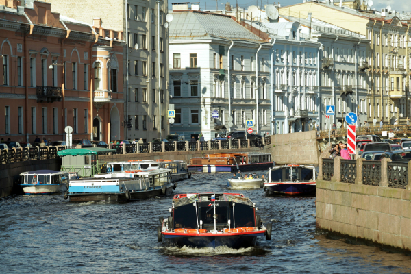 Реки и каналы Петербурга открылись для маломерных судов