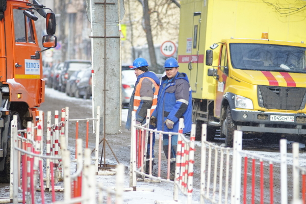 Движение на Петровском проспекте ограничится из-за монтажа кабеля