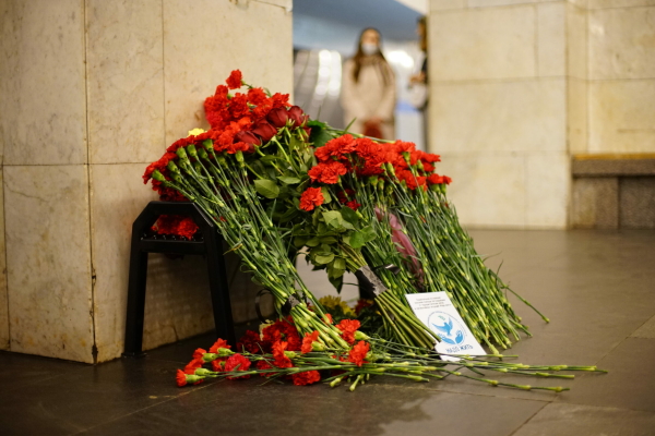 Губернатор Петербурга обратился к горожанам в годовщину теракта в метро