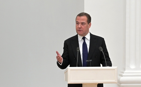 Медведев заявил, что вступление Финляндии и Швеции в НАТО вынудит РФ укреплять северо-западные рубежи
