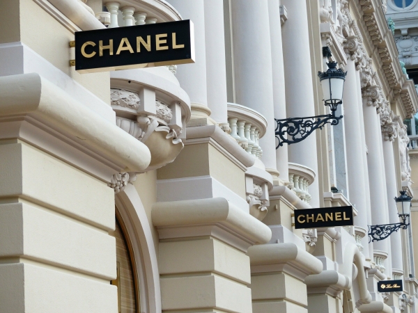Россиянке отказали в продаже сумки Chanel в Дубае