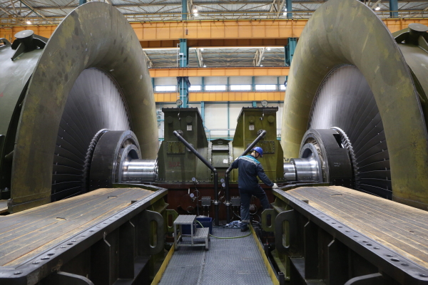 Иран готов проводить с РФ бартерные сделки по обмену металлургии на автозапчасти и газовые турбины