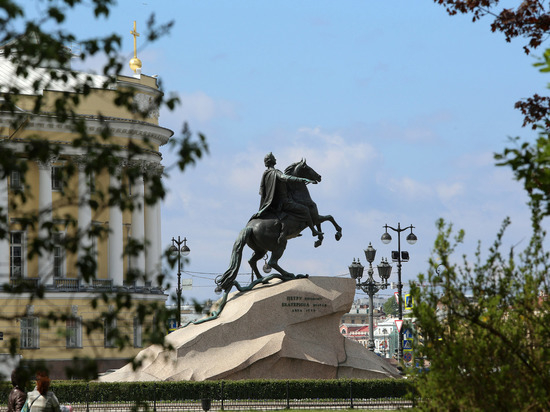 Петербург украсят ко Дню города флагами и праздничными плакатами