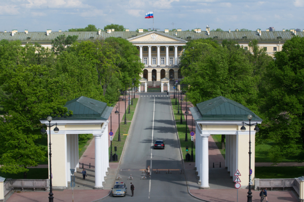 В Петербурге администрация откажется от проверок расходов по госзакупкам до конца года