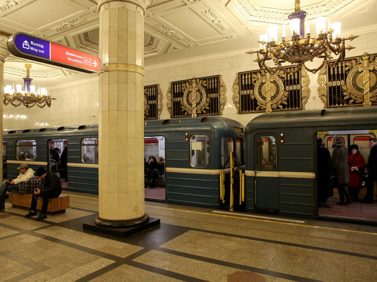 В Петербурге прокуратура обнаружила на трех станциях метрополитена нарушения