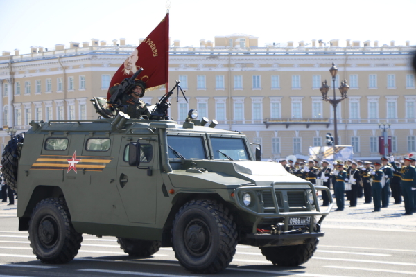 В Санкт-Петербурге на Дворцовой площади состоялась генеральная репетиция парада Победы