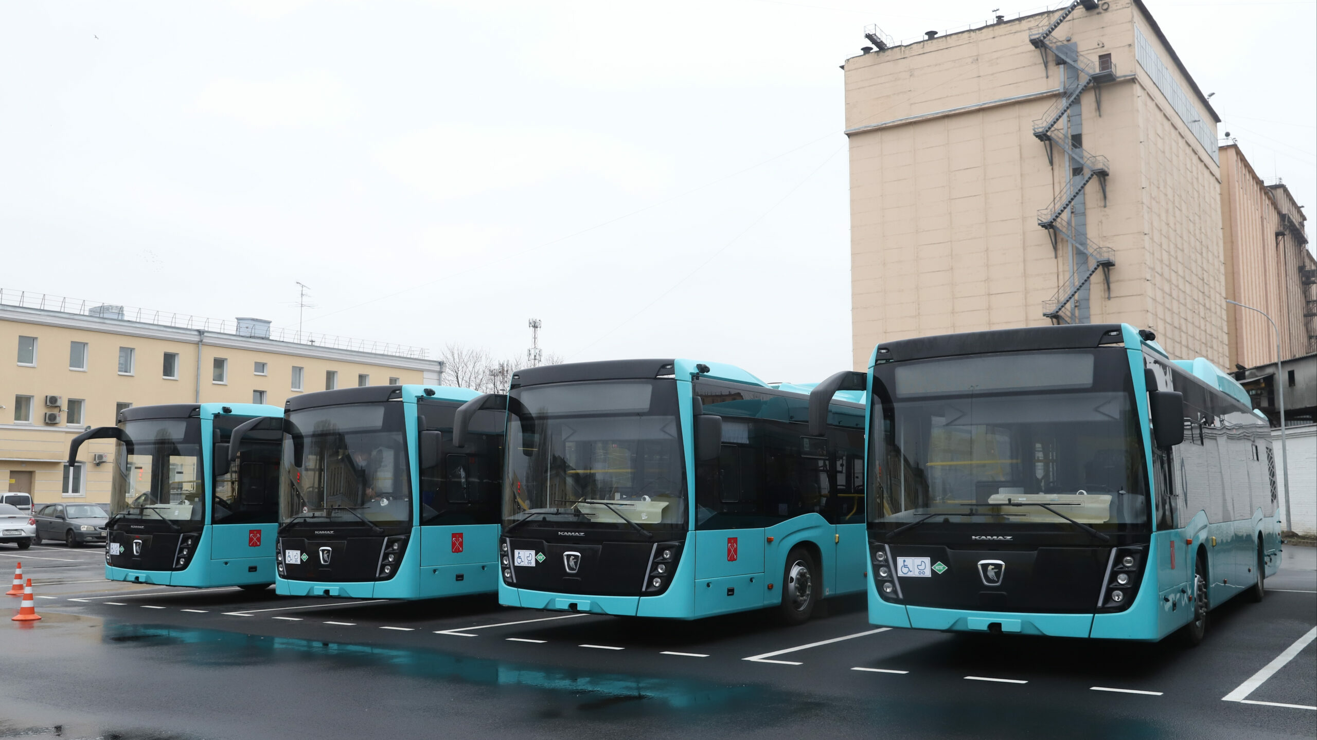 В Петербурге после жалоб жителей скорректировали 119 автобусных маршрутов