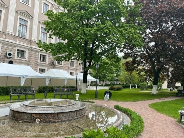 В Петербурге для свободного посещения открыт сад Мариинского дворца впервые за 178 лет