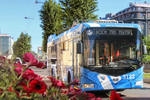 Петербуржцам рассказали о способах экономить на общественном транспорте 