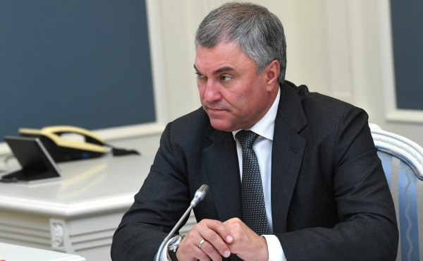 Володин заявил, что Госдума рассмотрит предложения по защите экономики в условиях санкций