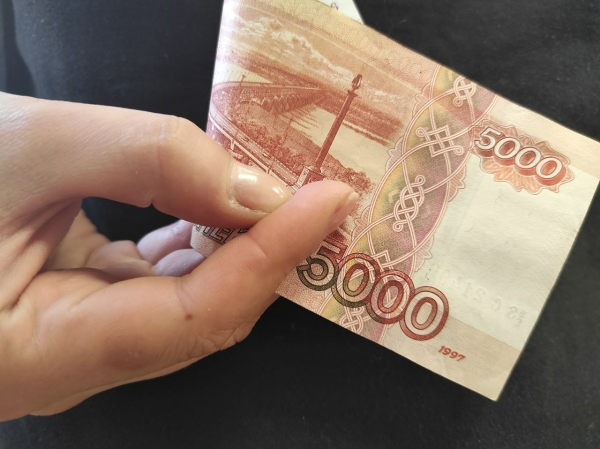 Петербуржцы начали претендовать на более высокую зарплату