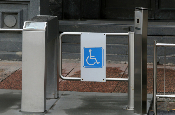В Петербурге работодателей обязали выделять квоты для инвалидов