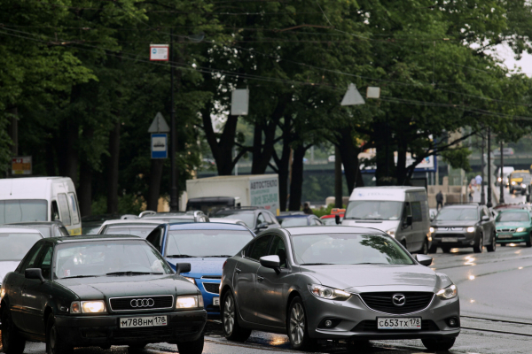 Минфин не поддержал инициативу по снижению пошлины на ввоз автомобилей в Россию