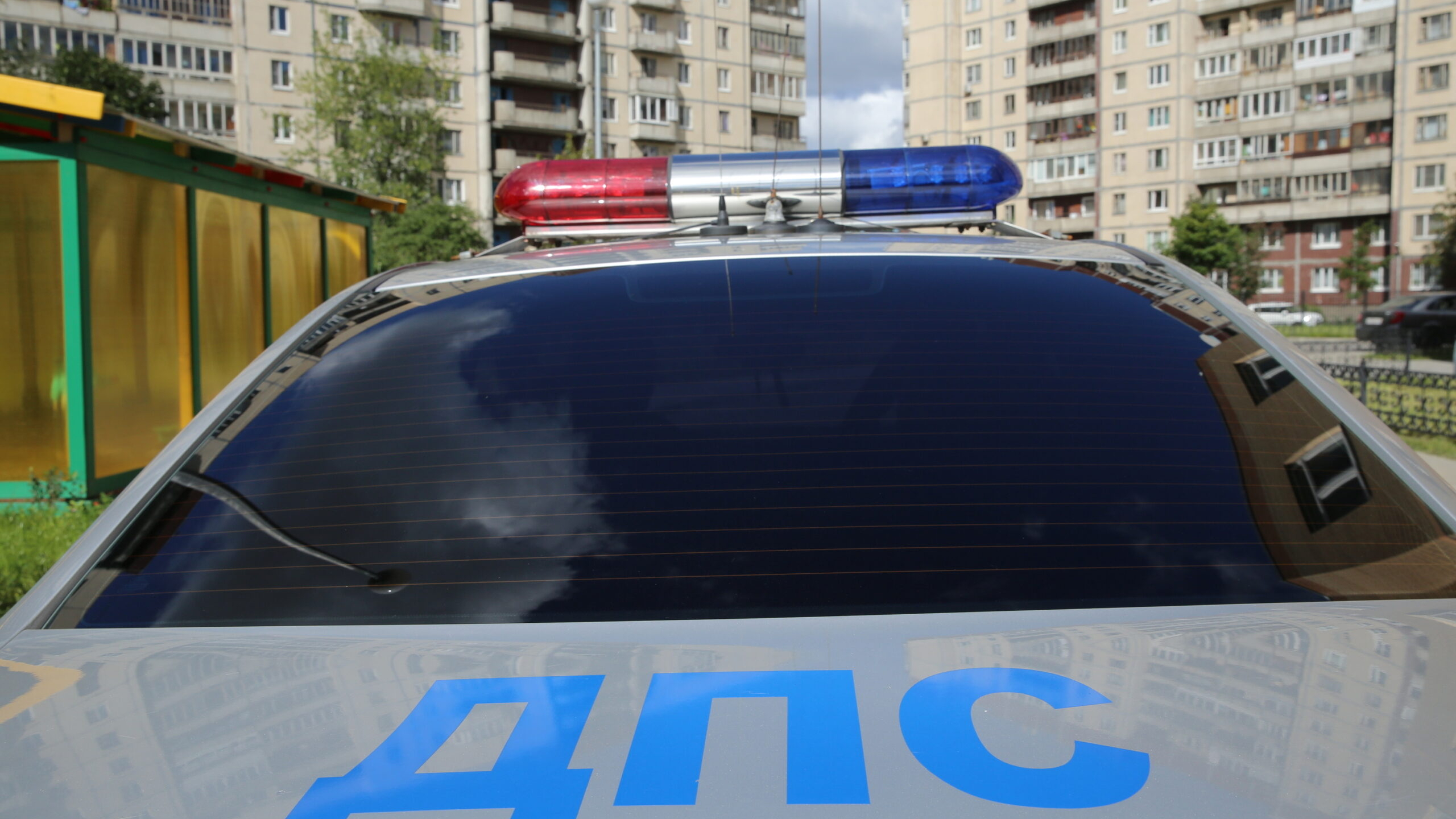 За рулем иномарки и «навеселе»: на Таллинском шоссе правоохранители задержали водителя с 400 граммами наркотиков