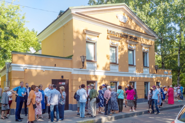 В Выборгском районе после реконструкции открыт кинотеатр «Уран»