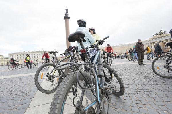 В центре Петербурга прошел 19-километровый велопробег