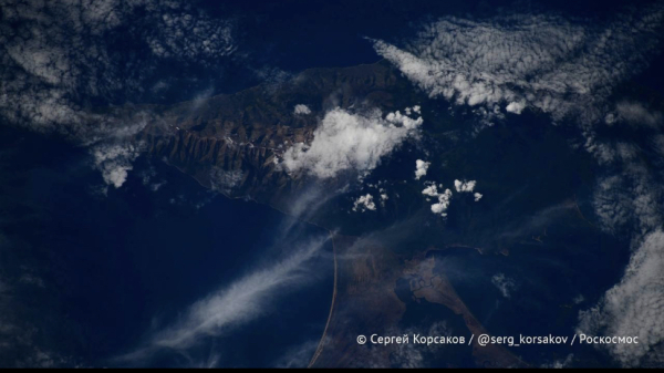 Байкал из космоса: Роскосмос опубликовал фото достопримечательностей страны