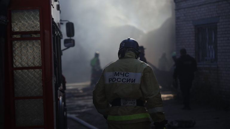 Петербуржец пострадал при пожаре в старом доме на Большом Сампсониевском