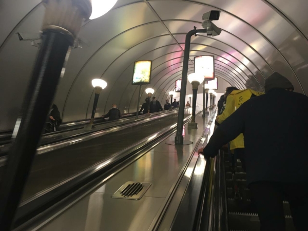 Количество турникетов увеличили на станции метро «Улица Дыбенко»