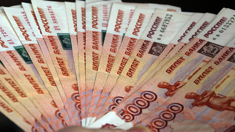 В Петербурге пенсионерка перевела аферистам 1,7 млн рублей