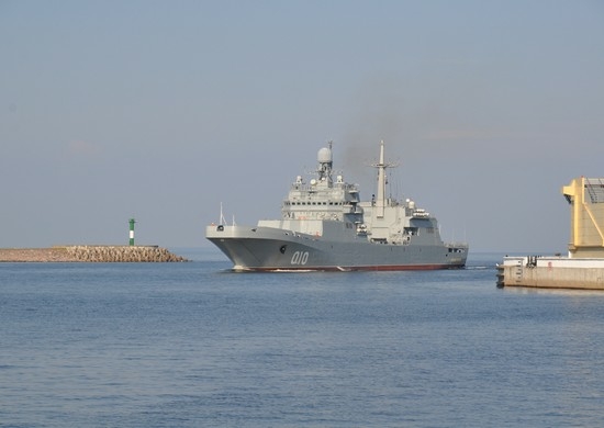 В Петербург прибыли самые крупные участники Главного военно-морского парада