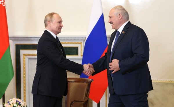 Лидер Белоруссии Александр Лукашенко на саммите СНГ в Петербурге заявил, что 2023 год будет удачным