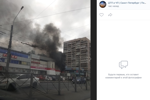Шаверма на углях: на Ленинском проспекте сгорел ларёк с восточной кухней