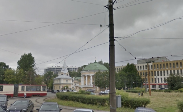 Петербургский суд решил судьбу двух мужчин, которые слились в поцелуе на фоне православного храма
