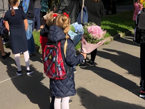Около 30 тысяч родители будущих первоклассников оформили заявки на зачисление в петербургские школы