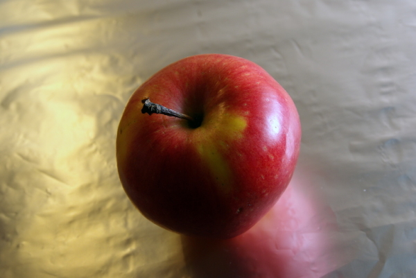 Эксперты рассказали петербуржцам о пользе яблок различных цветов
