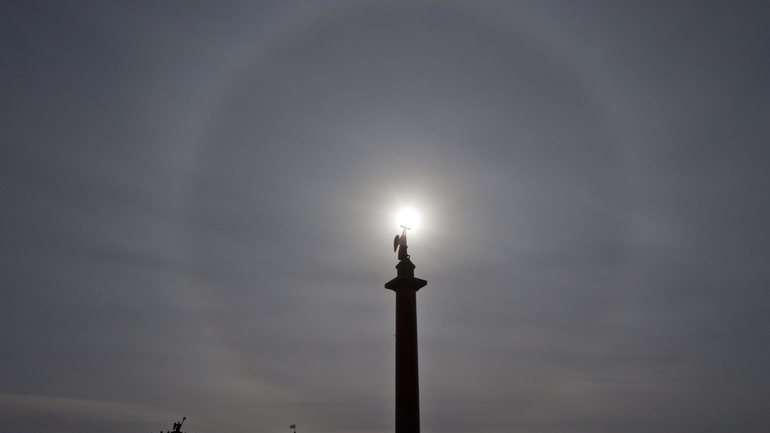 Петербуржцы 25 октября при условии хорошей погоды смогут увидеть частичное солнечное затмение