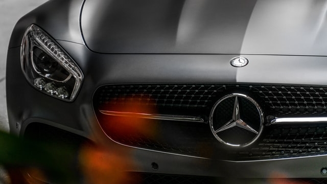 Mercedes-Benz продает российские активы