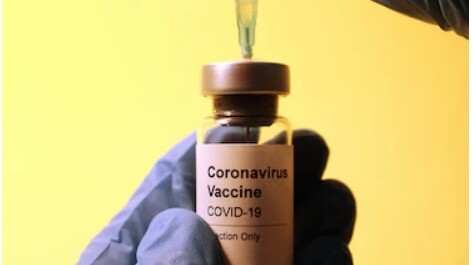 В поликлиниках Северной столицы появился препарат «ЭпиВакКорона»