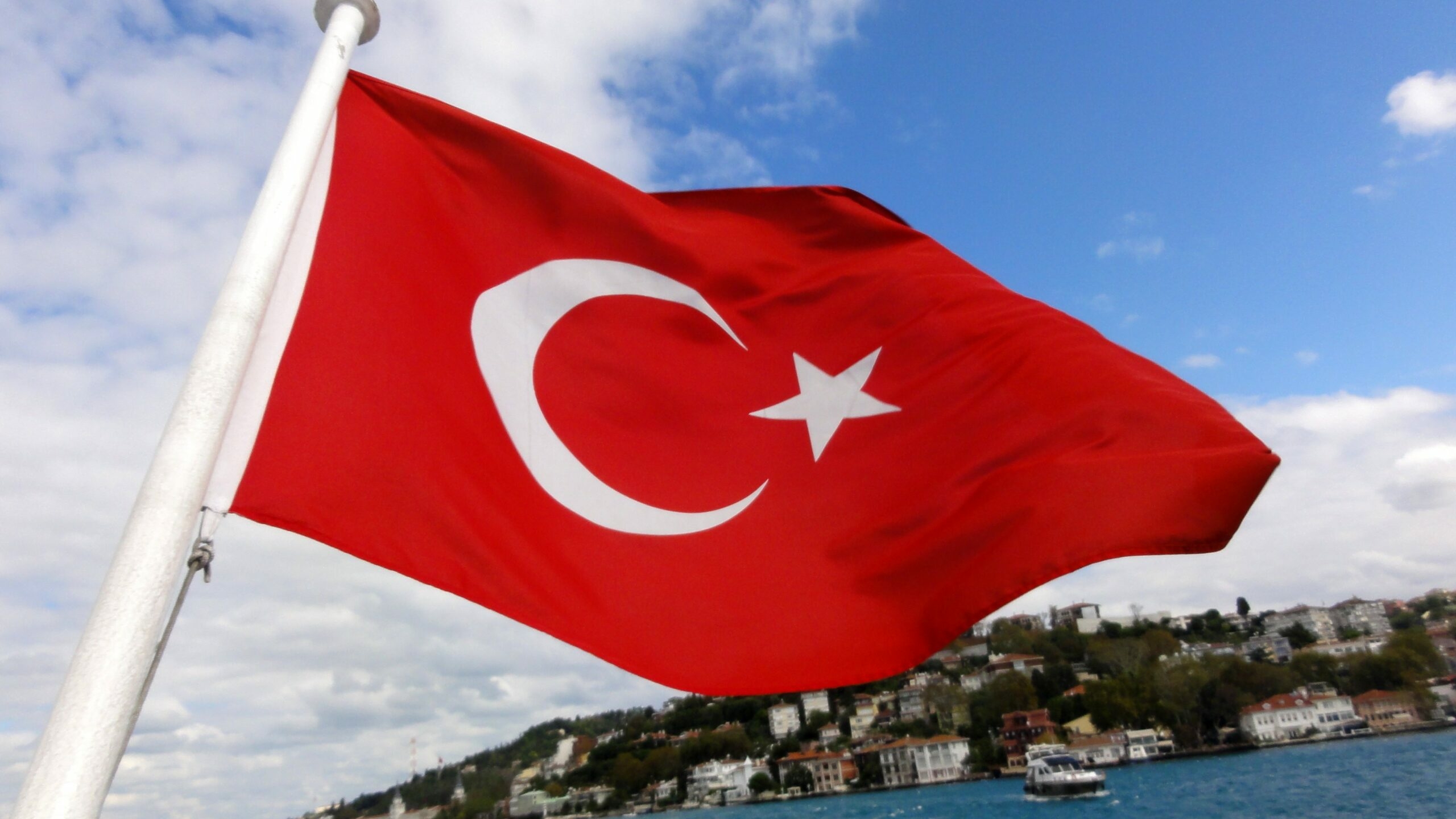 Петербургских чиновников не отпустят отдыхать в Турцию
