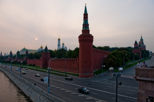 Петербургских школьников бесплатно будут возить в Кремль