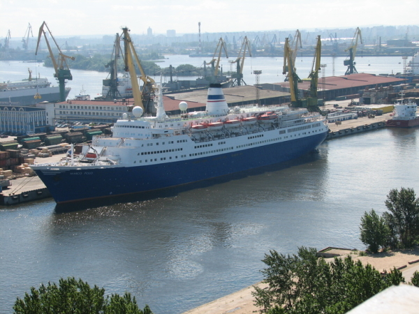Венесуэла намерена установить сообщение с петербургским портом