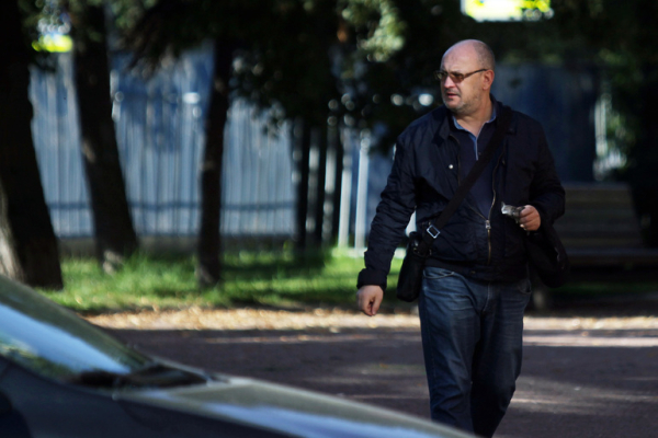 Беседа с правоохранителем подтолкнула экс-депутата ЗакСа Резника к незамедлительному выезду из России