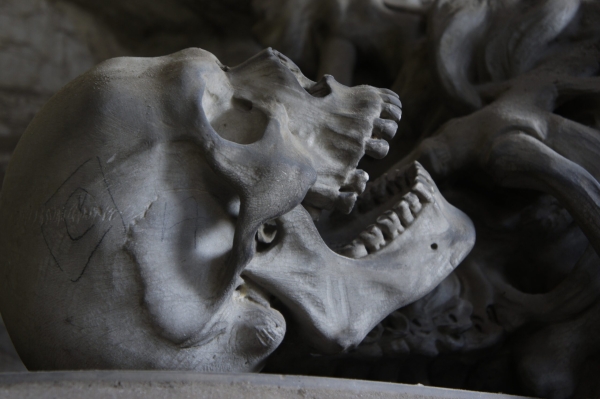 Мутанты или жертвы традиций: в Японии нашли биомодифицированные черепа