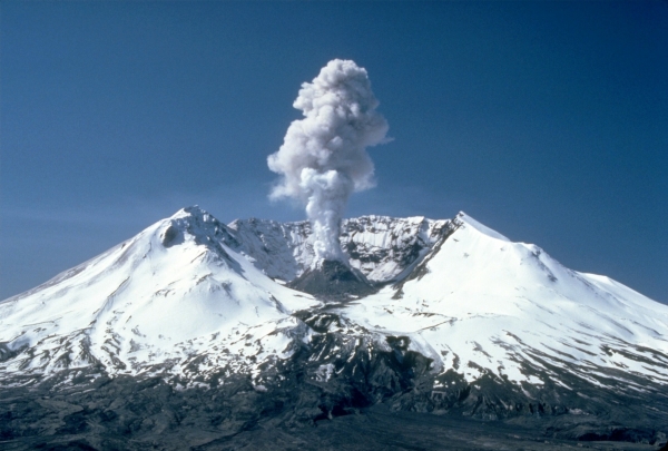 Специалист рассказал россиянам об извержении вулкана на Камчатке
