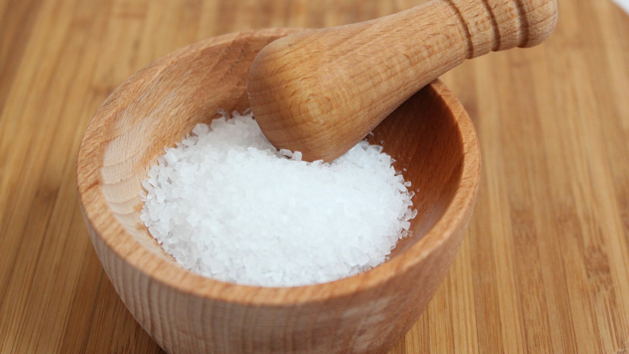 Петербуржцам рассказали о вреде соли в рационе