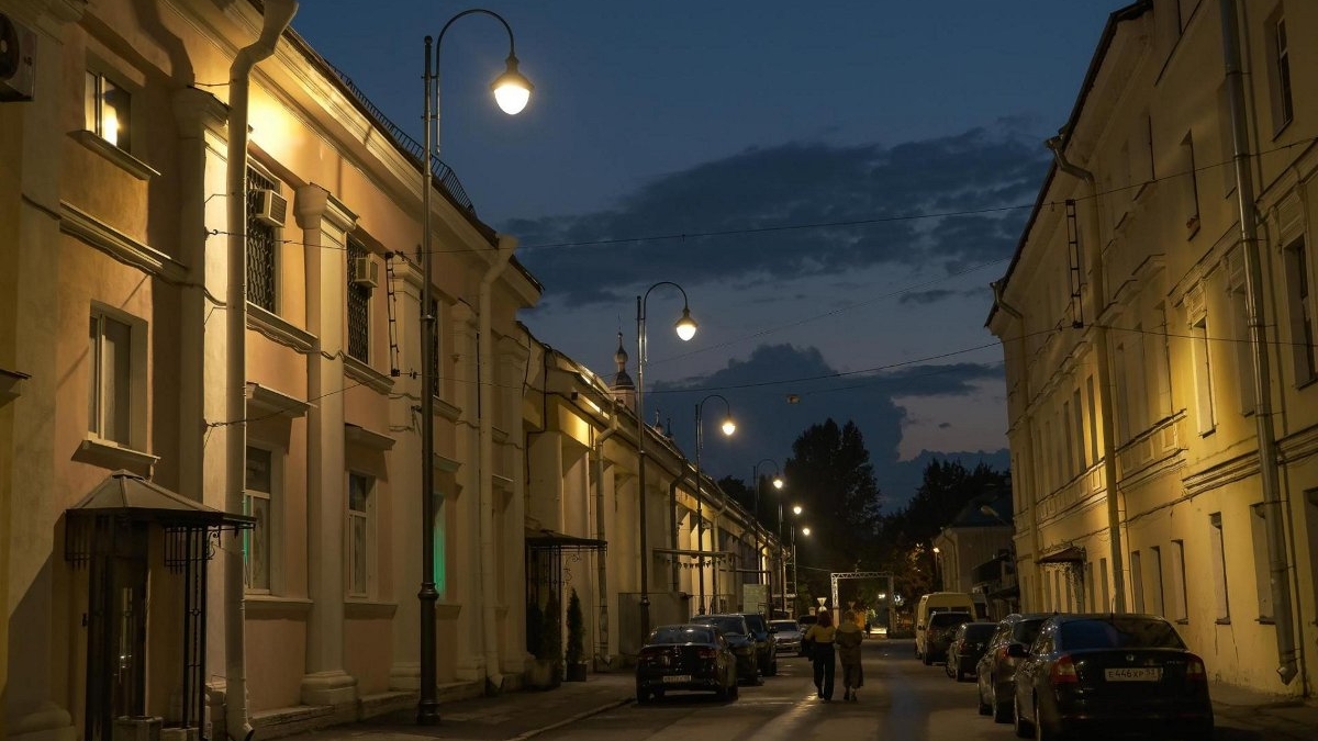 Петербург сокращает расходы на освещение благодаря замене светильников на светодиодные